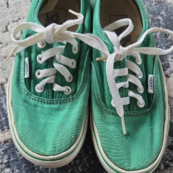 Vans Green Canvas Low-Top Sneakers with White Laces - Picture 2 of 5